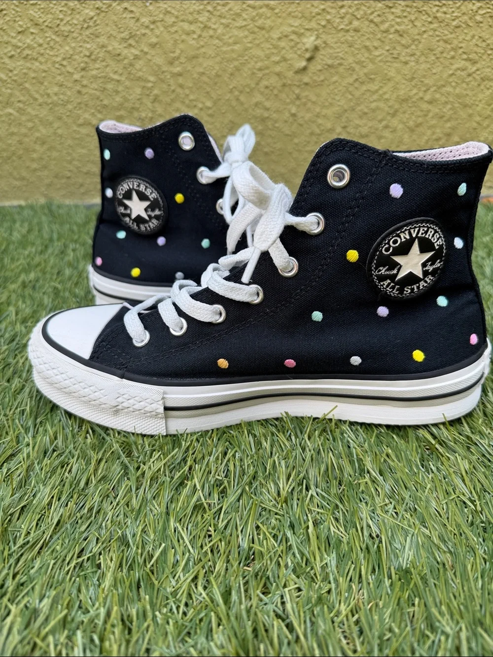 Converse Chuck Taylor AllStar Lift Platform Embroidered Polka Dot HighTop Kids 4